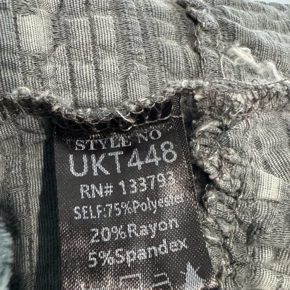 POL Gray Blouse with Colorful Embroidery - Picture 4 of 4